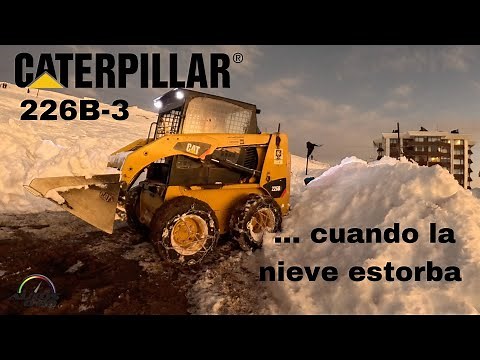 Título: Caterpillar Cat 226B Serie 3, cuando la nieve molesta