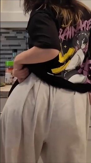 Does Rain's IRL Cake Match The Fit?