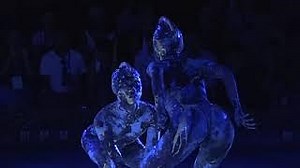 Prehistoric Body Theater: when dinosaurs dance