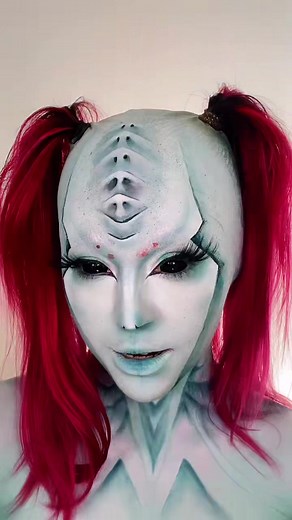 Mesmerizing Alien SFX Makeup Transformation
