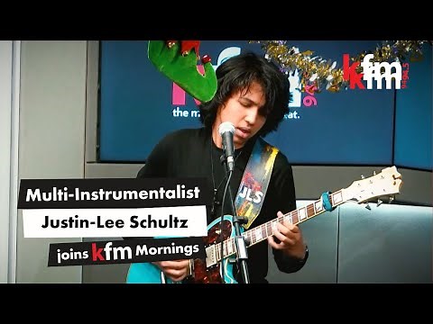 Justin-Lee Schultz performs live on Kfm Mornings!