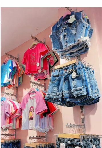 Somos de Ecuador 🇪🇨 Bahía de Guayaquil Chile 1625 entre Cuenca y Febres Cordero diagonal a la Comisiòn de trànsito . 🛍️ 📲0️⃣9️⃣8️⃣1️⃣4️⃣8️⃣7️⃣1️⃣9️⃣2️⃣ #ecuador🇪🇨 #bahiaguayaquil #parati #alborada #ropadeniña