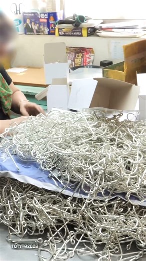 How Precision Fishing Hooks Are Made in Factory