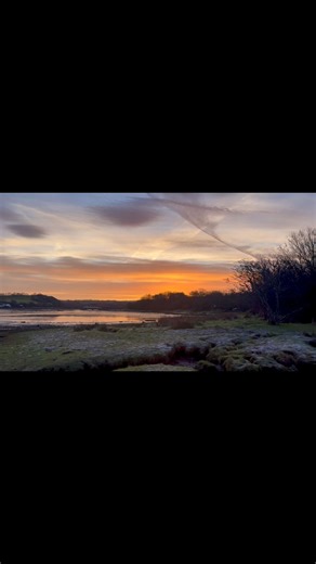 A beautiful January morning in Newport Pembrokeshire. The quieter season in our beautiful town is the perfect time for a visit. Enjoy (nearly) empty beaches, free parking in the Long Street carpark and of course, as always, a very warm welcome by all our small independent businesses! | Newport & District Chamber of Trade