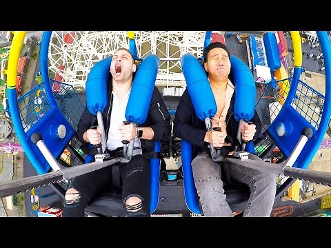 Try Not To Scream Challenge: Slingshot Amusement Park Ride