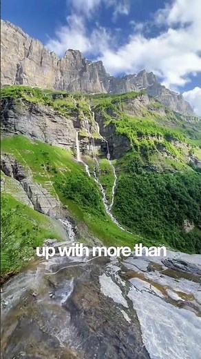 A hike called the End of the World 🇫🇷 The Bout du Monde leads to the Cirque du Fer-à-Cheval — a ma