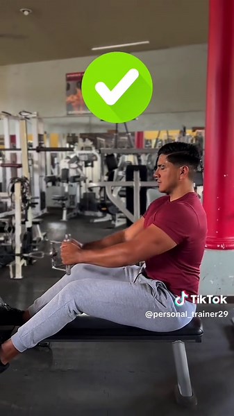 Cómo hacer correctamente el remo en polea baja