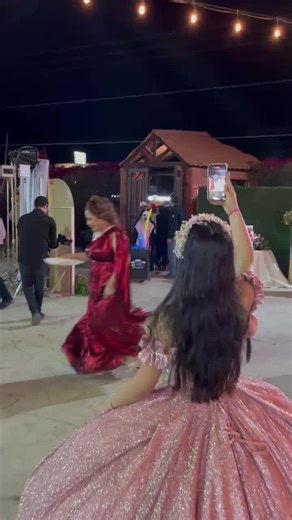 Monja jugando básquet: diversión y risas