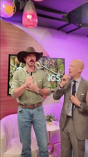 Country star Riley Green teaches duck calls to the "CBS Mornings" crew #shorts