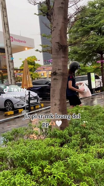 Cute Moments in Love: Exploring WLW Connections