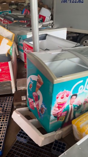 94K views · 869 reactions | Chị mình nhà phân phối “ LINH KIÊN NGHI “ ở phú yên vs Kho Hàng 500m2 vs các mặt Hàng ( celano, nivea, glade, paseo, lothamilk,raid, ovaltine….) tan nát hết ko còn gì hết mn ơi , cả kho hàng ko còn gì cả , c mình khóc hết nc mắt r, ko bjk r fai bắt đầu lại từ đâu, khổ dân quá ông trời ơi …Trần Vũ Gia Linh Khoa Ha Minh #lũ2025 #lũlụt #PhuYen #22/11/2025 #trendingreels | Ly Lala | Facebook