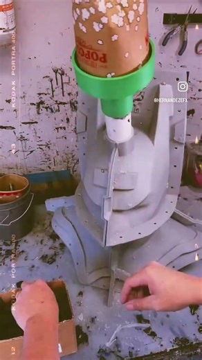 3D Printed Matrix Mold breakdown. Silicone is Mold Star 20T from Smooth-On. #batman #3dprinting