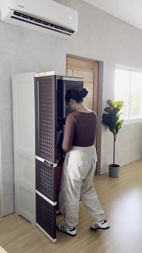 Gaano karaming items ang kasya sa isang Zooey Plastic Cabinet? 👀 ‌ Check, check, check this video to find out, mga Zooeynatics ✨ ‌ Mag add-to-cart na ng Zooey Plastic products today! ‌ ✅ Maganda ✅ Matibay ✅ Mura pa! ‌ Bili na sa Official Zooey Stores: 🛒 https://www.lazada.com.ph/shop/zooey-plastic-products/ 🛒 https://shopee.ph/zooey.plastic ‌ #YanAngPlastic | Zooey Plastic Products