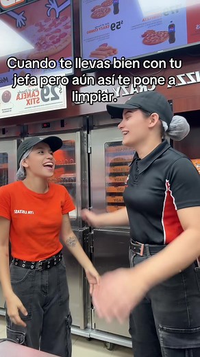 Chamba es chamba #trabajoduro #trabajoenequipo #littlecaesar | when you help out the good manager