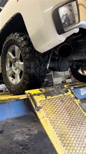 last minute silverado got right and you can hear this v8 4Runner my buddy was putting trual duals🥂