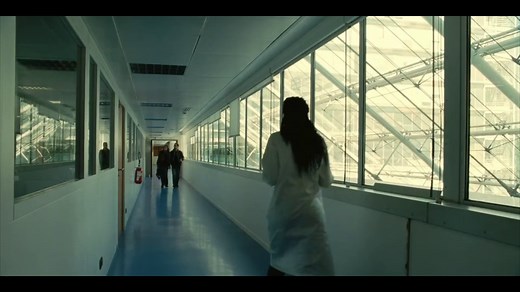 Fiatal és gyönyörű