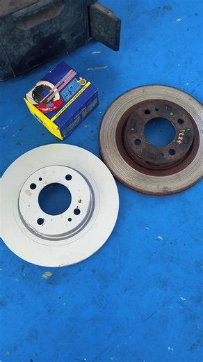 Your rotor discs are essential for safe and smooth braking performance. Worn or damaged rotors can cause vibration, squeaking noises, and reduced braking power — putting your safety at risk. ⚠️ At Boss Wally Car Care Center, we provide professional rotor disc inspection, resurfacing, and replacement to keep your braking system in top condition. 💯 ✅ Rotor Disc Inspection ✅ Rotor Resurfacing ✅ Brake Pad & Rotor Replacement ✅ Smoother & Safer Braking Performance 🧾 FREE 21-Point Vehicle Check-Up w