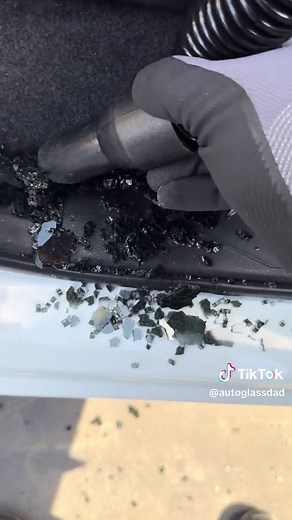 Toyota Tacoma Right Window Replacement Guide