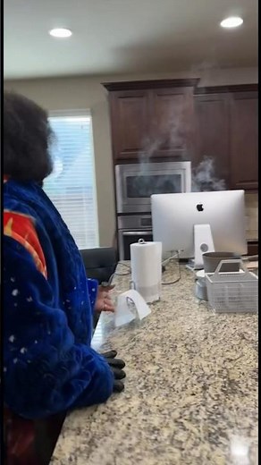 I thought the house was on fire 🤣🔥