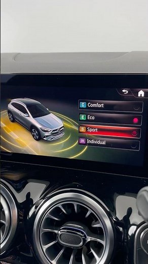 2023 Mercedes GLA 200: Dynamic Select & Interior Shots in 20 Seconds! Reversing