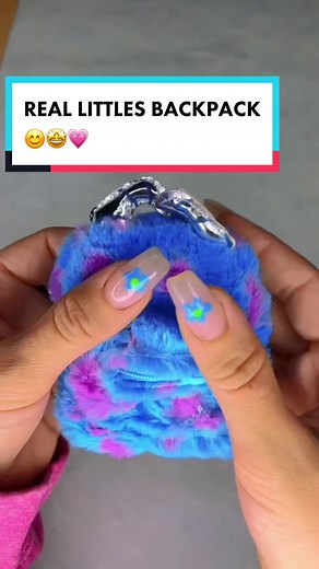 It’s the sticky notes for me🥺📝 @moosetoysshopkins @Disney @Real Littles Backpacks #reallittles #reallittlesbackpacks #disneybackpack #shopkins #shopkinsreallittles #unboxingasmr