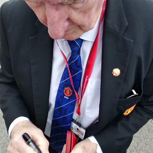 A Bit Windy but that doesn't stop Alex Stepney From Signing.