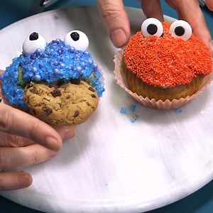 Det lättaste någonsin KAN vara att göra kakmonstret-kakor! För recept kika in här ➡️ https://bit.ly/2w9m4z7 | SVT
