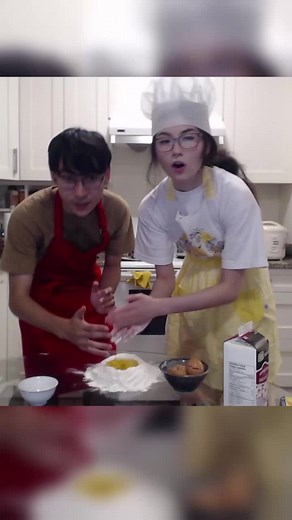 Learning to Cook: Fun Cooking Moments with Kyedae