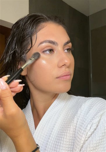 My Night Out Makeup Routine for a Glowy Look