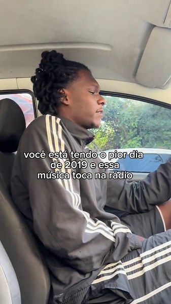 essa música tem cheiro de álcool em gel #pov #foryou #fyp #humor | Dance Monkey