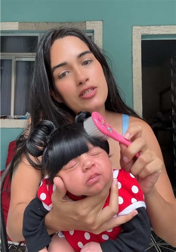 Bebê Reborn Realista: Ajustando o Cabelo