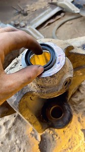 22K views · 10K reactions | “Ensuring smooth operations: Replacing the grease seal on a JCB front axle carrier for peak performance.” #jcb #newholland #johndeere #caterpillar #agriculture #fendt #komatsu #volvo #masseyferguson #excavator #claas #tractor #case #construction #valtra #cat #caseih #farming #heavyequipment #kubota #doosan #deutzfahr #farm #hitachi #r #hidromek #cx #kobelco #manitou #farmer @bhatengineeringworks | BHAT Engineering Works. | Facebook