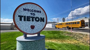 How agriculture and art made Tieton mighty again