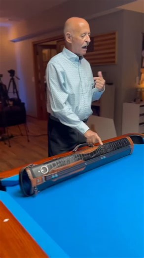 🔥The Evolution of Cue & Cue case Usage in Professional Pool Part #2: Mike “Captain Hook” Sigel talks about how he started using two cues—one to play with and one to break with. 🔥 🔥He explains, “When we used to play straight pool, we would just use one cue for everything, i did that for years. But when nine-ball became popular, I realized I couldn't use the same cue to break because it would damage the tip. So I got a separate cue just for breaking. 🔥 🔥Joss didn’t like that cause in his mind