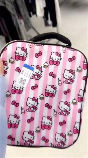 Hello Kitty lunch box at goodwill 🩷🩷🩷 $4.90