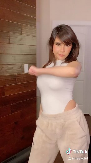 neekolul 🍒 on Instagram: "Hi reels :3"