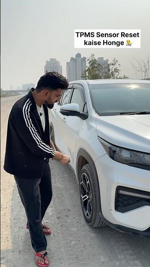 TPMS Sensor Reset Kaise Honge 💁 Innova Hycross #mohitgahlyan #shorts