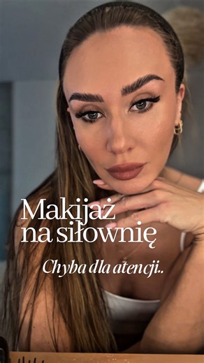 Dagmara Wawrzyniak on Instagram: "Zaznaczę tylko, gdyby ktoś chciał nadinterpretować - NIE uważam, że brak makijażu = brak dbania o siebie. 🤗 Nie musicie udowadniać swojej wartości przez wygląd, ani rezygnować z wyglądu, żeby ktoś w końcu zobaczył Waszą wartość. Dbajcie o siebie tak, jak chcecie. 🫶🏼 Poniżej lista kosmetyków: 💅🏼Podkład Clinique Antiblemish Solution , kolor: Neutral 52 💅🏼 Korektor Maybelline Instant Anti Age Eraser, kolor 05 (trudno dostępny 😭) 💅🏼Puder utrwalający Hourgl