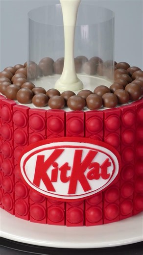 Epic KitKat Pop It Cake Decorating Idea For Beginners! 🍫✨ #shorts #kitkat #chocolate #cake