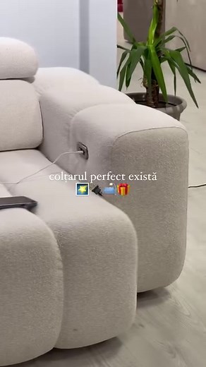 2.9K views · 43 reactions | 律‍♀️Colțarul perfect chiar există! Dotat cu sistem electric de extindere și port USB, Piano este un produs destinat celor care își doresc să beneficieze de avantajele tehnologiei atunci când vine vorba de confortul personal. Produsul este disponibil în 30+ culori și se poate comanda online sau din orice showroom Staer din țară. #coltarextensibil #magazinelestaer #mobilastaer | Staer.ro | Facebook