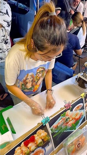 Watch This Beautiful Chef Wrap Perfect Rice Paper Spring Rolls in Kuala Lumpur!