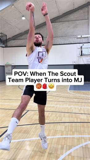 There are hidden gems on scout teams and walk-ons grinding every day, just waiting for a real opportunity..‼️ Who feels like they could impact the game more if given that chance? 👀🤔 #basketballplayer #walkon #hoopers