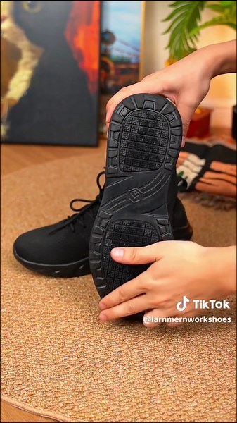 Still wearing regular shoes to a 10-hour shift? Why? 💀 #SlipResistant #oilproofshoes #waterproof #chefshoes #chef #kitchen #GetReadyforFashionWeek #Fallfreshnes