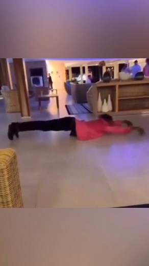 𝓜𝓻.𝙏𝑎𝑐𝑜𝑠|Ⓜ︎Ⓣ| on Instagram: "Why would they do this ☹️ . Follow @meme._.tacos for more memes and occasional oc"