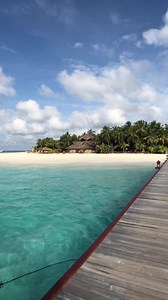 35K views · 610 reactions | Walking into a paradise tropical island ☀️...it doesn’t get much better than this. We all know someone who would love to stay for a few weeks on this island ‍♂️‍♀️ Banyan Tree Vabbinfaru, Maldives | Outsider | Facebook
