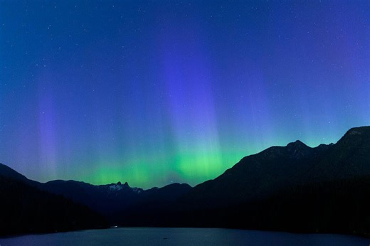 Northern lights might be visible across 18 states tonight