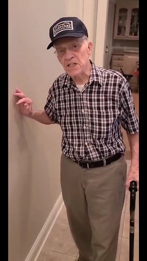 1.6M views · 35K reactions | Let's go so we can go look at some b**tys....big ones! The only reward he wanted after his PT! 藍 | Pop Watch | Facebook