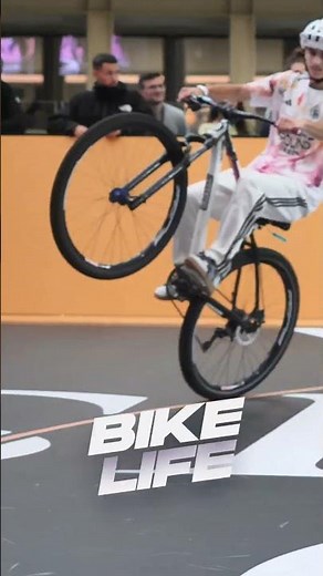 Au coeur de l'opening de l'#adidasGROUNDPARIS : c'était le feu ! @adidas