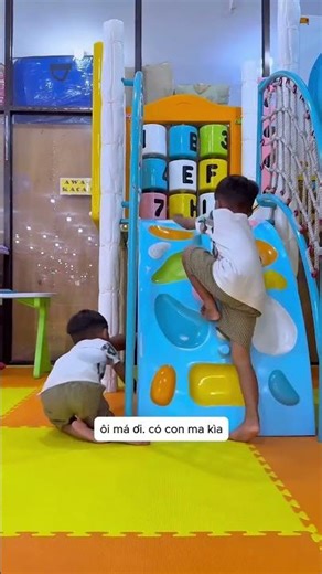 Oh my god, there's a strange hand behind the slide! 😰