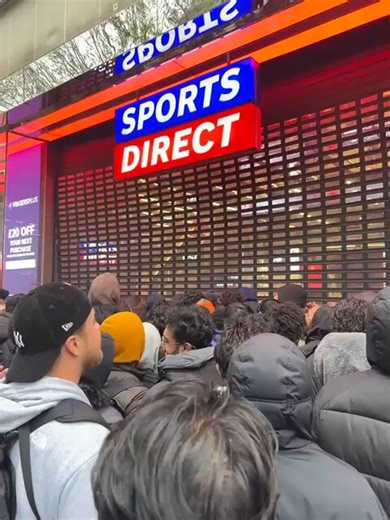 Another angle of Sports Direct getting broken into for the Pokemon drop. #pokemontcg #sportsdirect